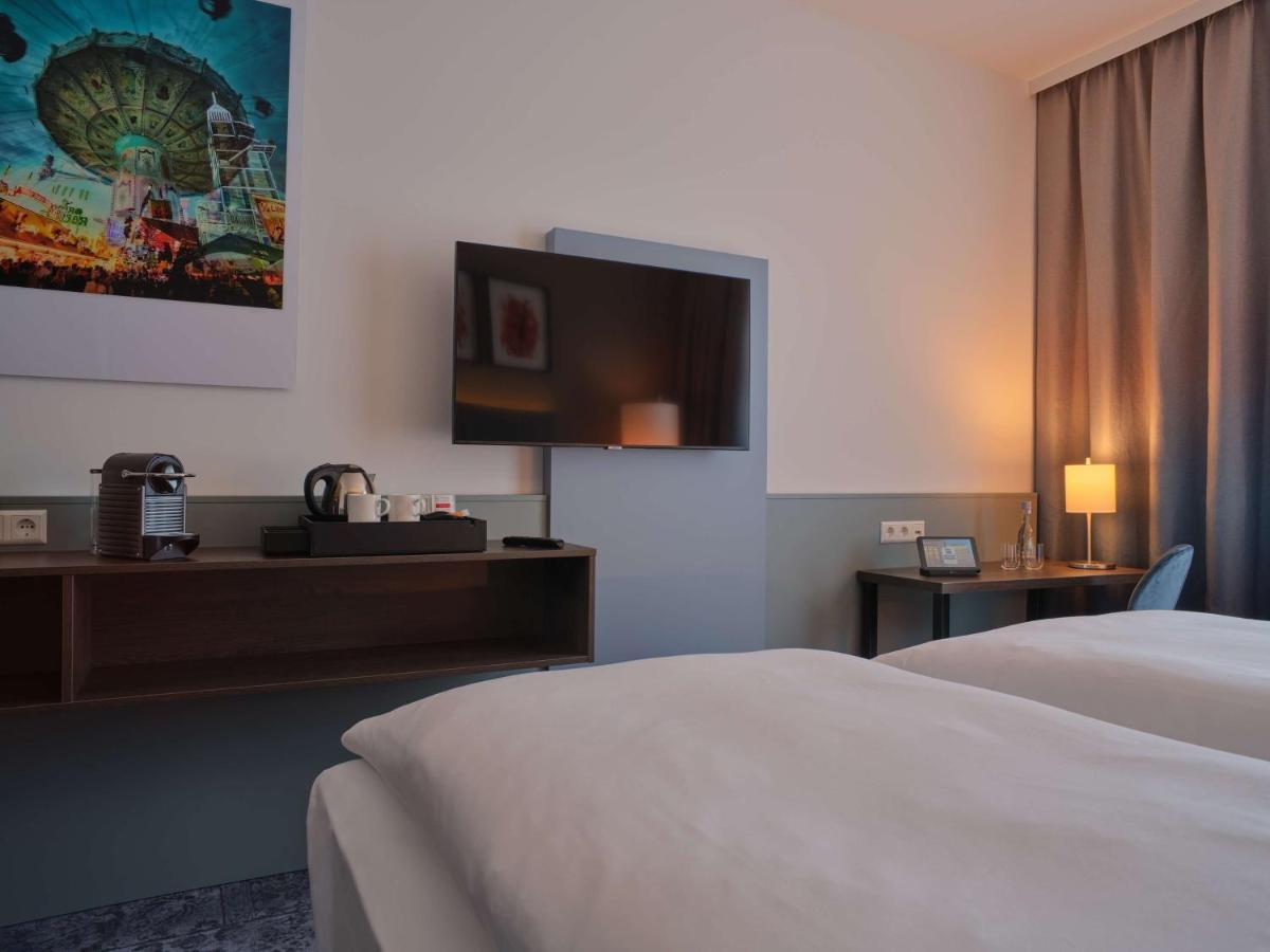 Dorint Parkhotel Frankfurt / バート・フィルベル エクステリア 写真