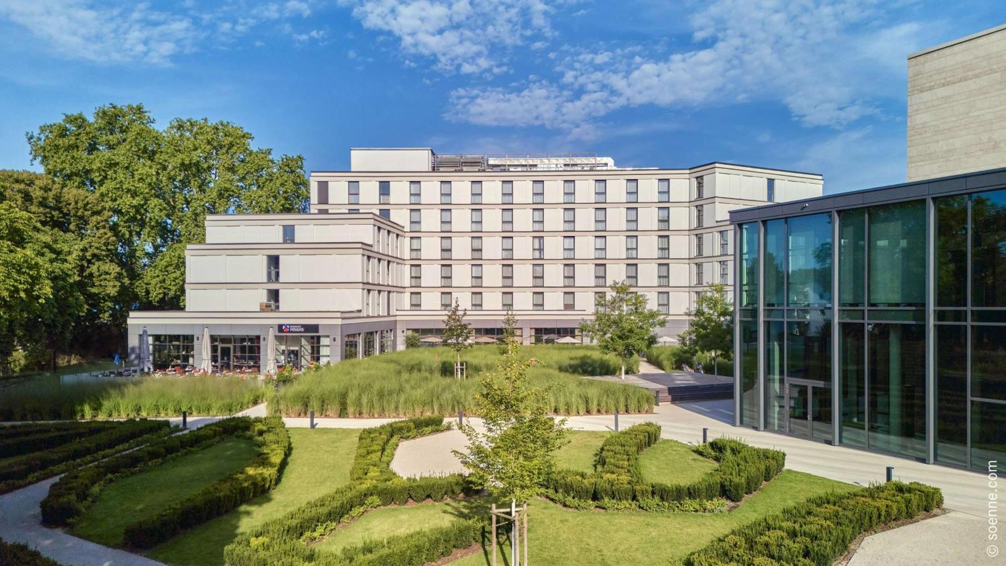 Dorint Parkhotel Frankfurt / バート・フィルベル エクステリア 写真