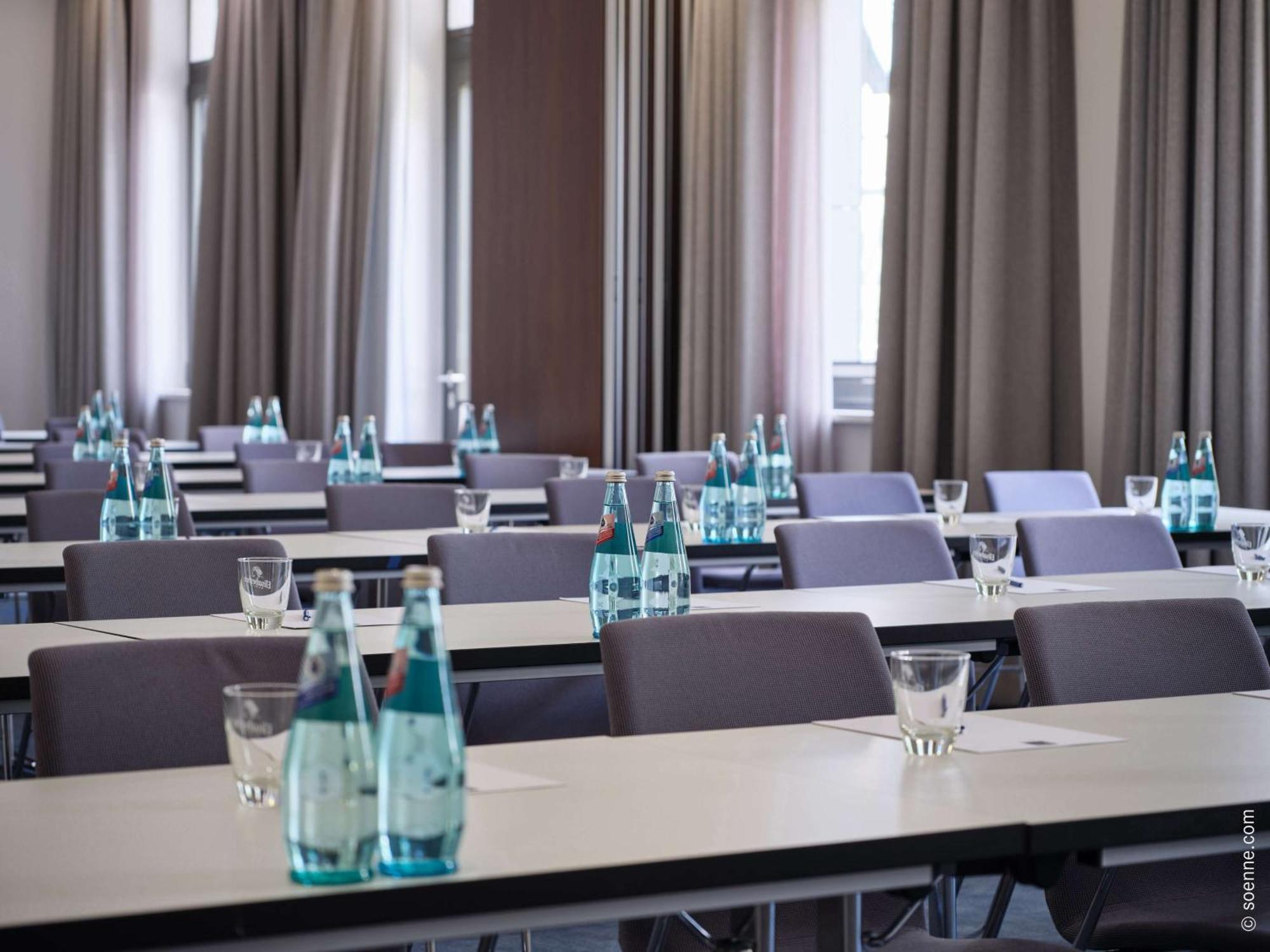 Dorint Parkhotel Frankfurt / バート・フィルベル エクステリア 写真